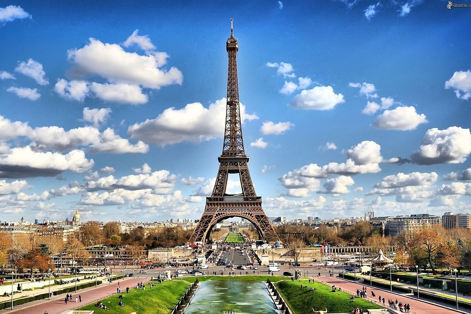 Car rental in Paris